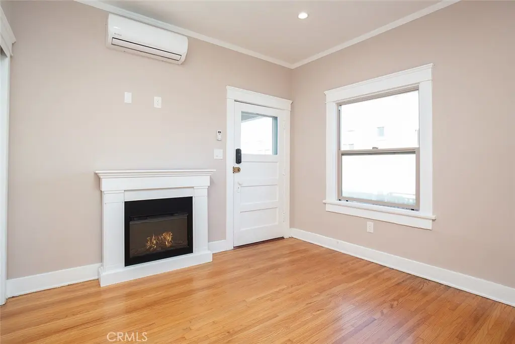 Residential Lease for rent at 113 N Columbus A, Glendale, Los Angeles County, CA and 1 bath