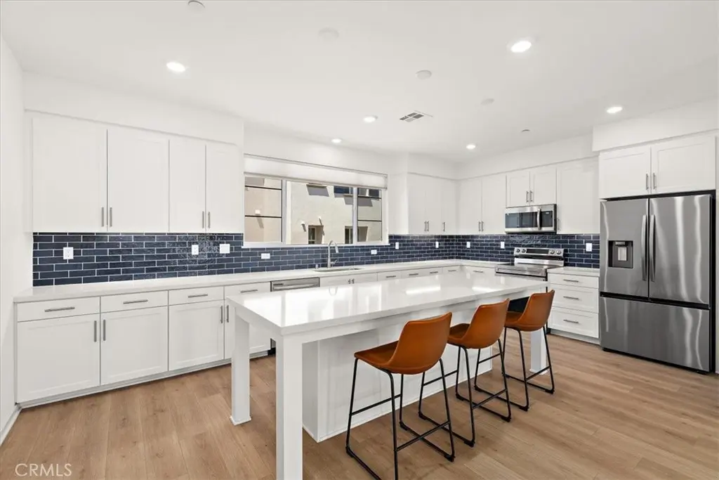 Residential Lease for rent at 3667 Elm Avenue, Long Beach, Los Angeles County, CA featuring 3 beds and 3 baths