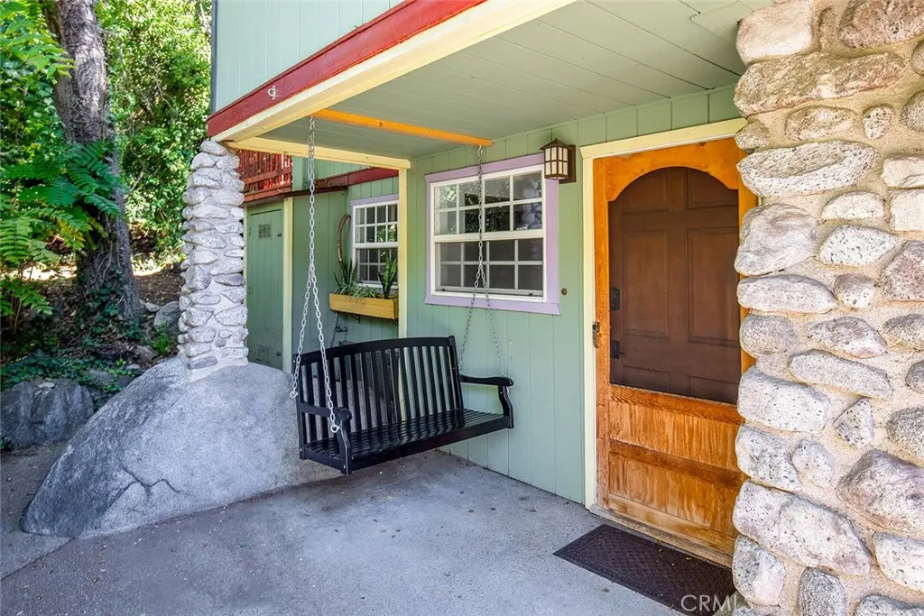 Residential Lease for rent at 487 Sturtevant Drive, Sierra Madre, Los Angeles County, CA featuring 2 beds and 1 bath