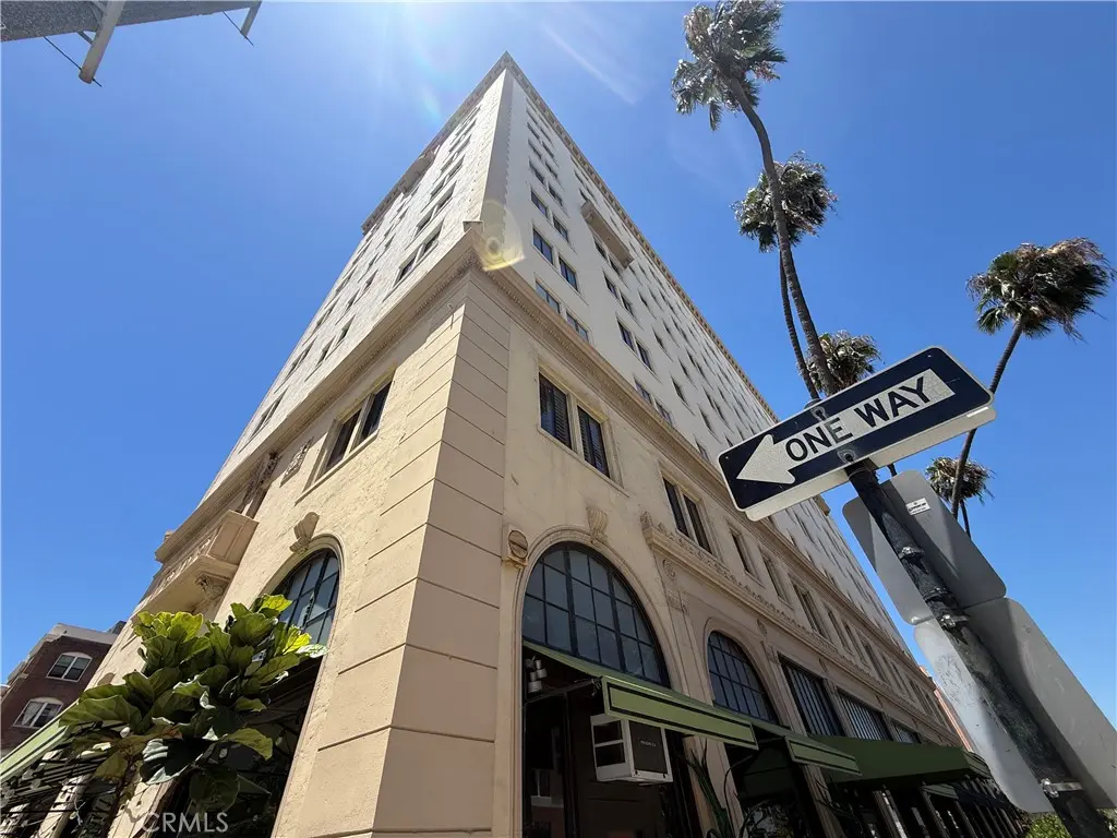 Condominium for rent at 315 W 3rd 711, Long Beach, CA and 1 bath