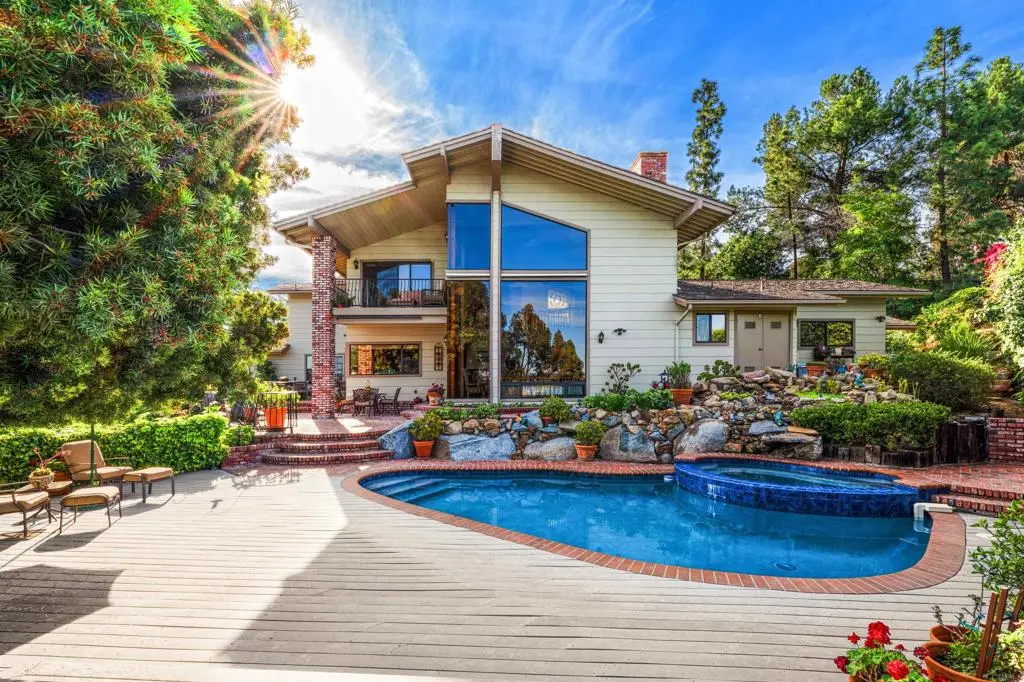 Single Family Residence for sale at 1605 Vista Del Valle, El Cajon, CA featuring 3 beds and 4 baths
