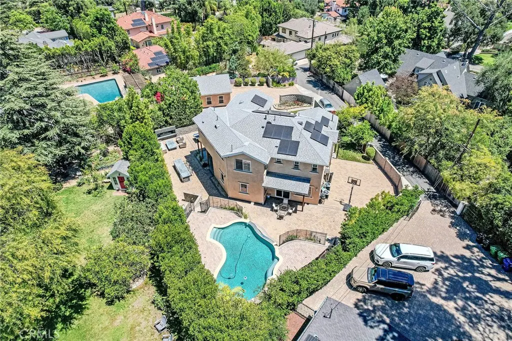Single Family Residence for rent at 1217 Olive, La Canada Flintridge, CA featuring 4 beds and 5 baths