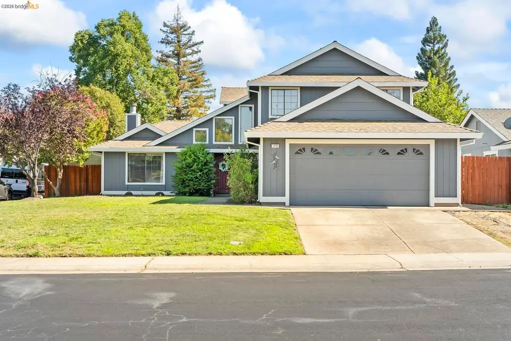 Single Family Residence for sale at 1030 Betsy Ross DR, Roseville, CA featuring 4 beds and 3 baths
