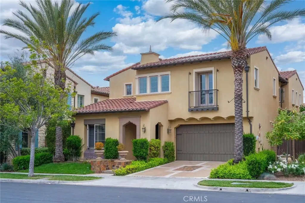 Single Family Residence for rent at 19 Rawhide, Irvine, CA featuring 4 beds and 5 baths