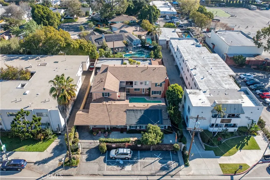 4918 Cahuenga, North Hollywood, CA — listing photo 1