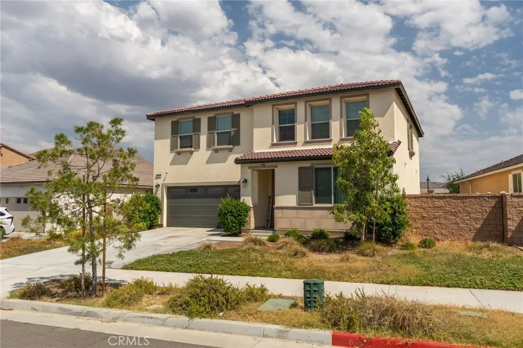 Single Family Residence for sale at 575 Feeder, Hemet, CA featuring 4 beds and 4 baths