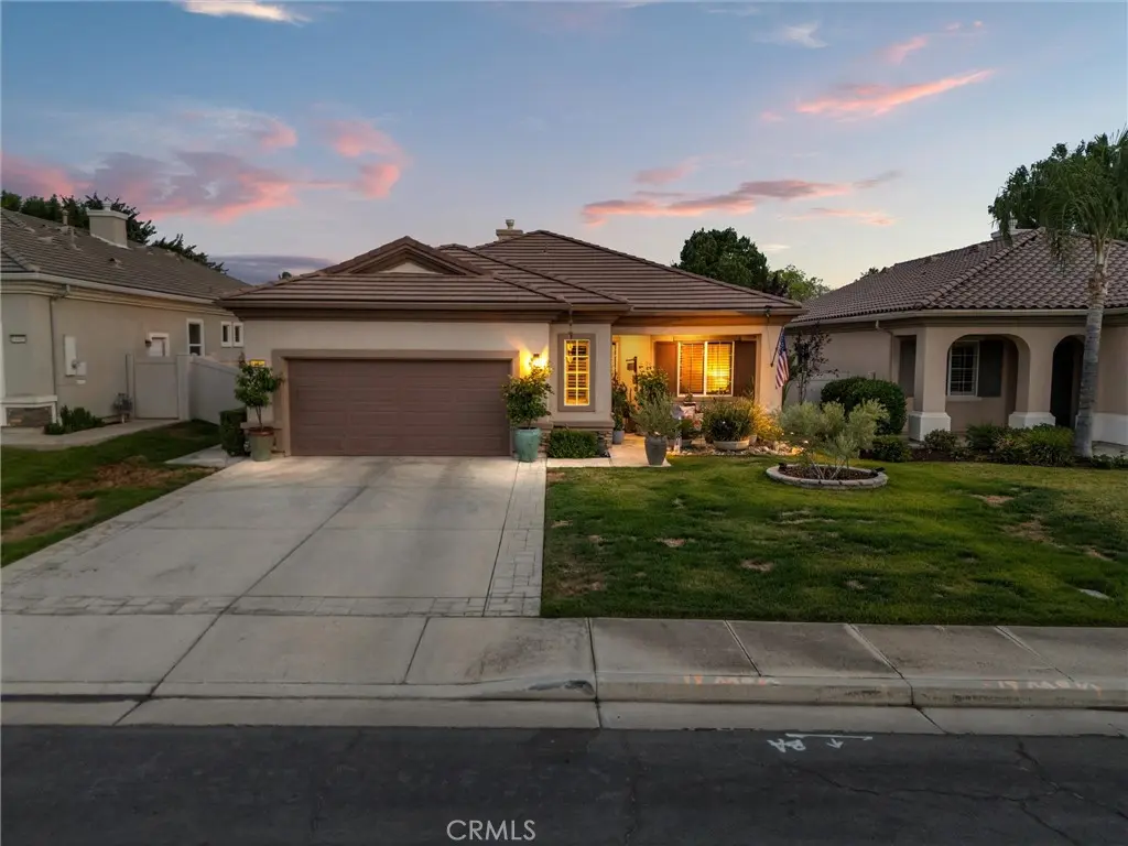 Single Family Residence for sale at 14401 Terrazzo, Bakersfield, CA featuring 2 beds and 2 baths