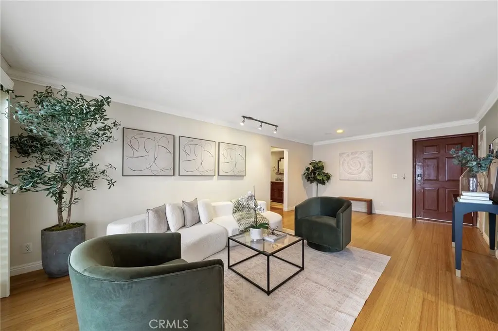 Condominium for sale at 1154 S Barrington Avenue 213, Los Angeles, CA featuring 1 bed and 1 bath