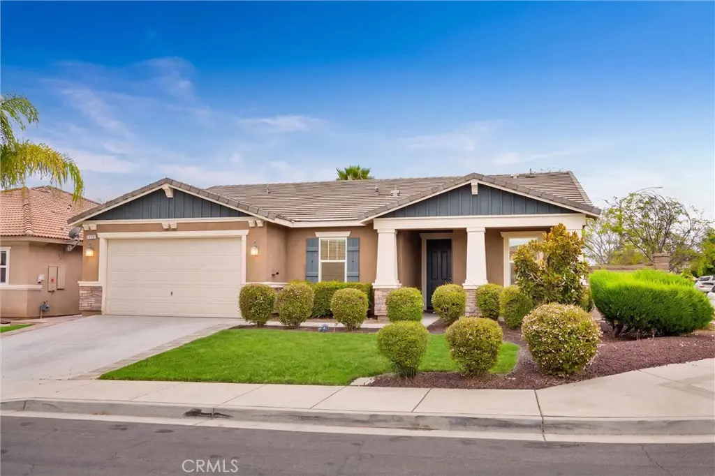 Residential Lease for rent at 37019 Running Springs, Murrieta, Riverside County, CA featuring 5 beds and 3 baths