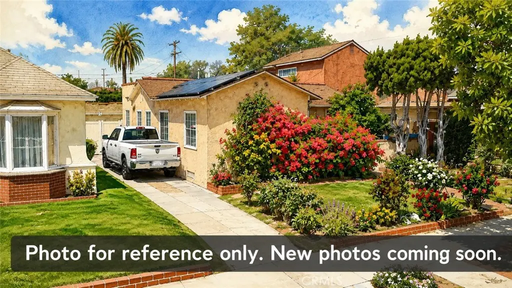 Single Family Residence for sale at 2559 Golden, Long Beach, CA featuring 2 beds and 1 bath