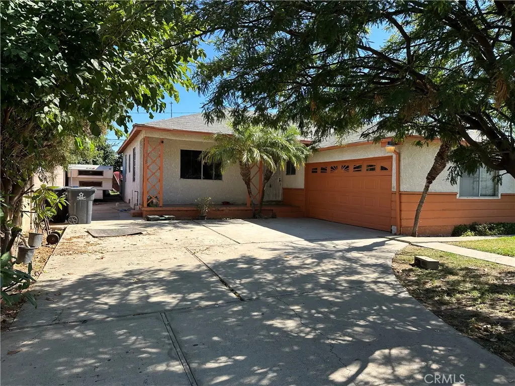 Single Family Residence for sale at 2125 W 11th, Santa Ana, CA featuring 3 beds and 2 baths