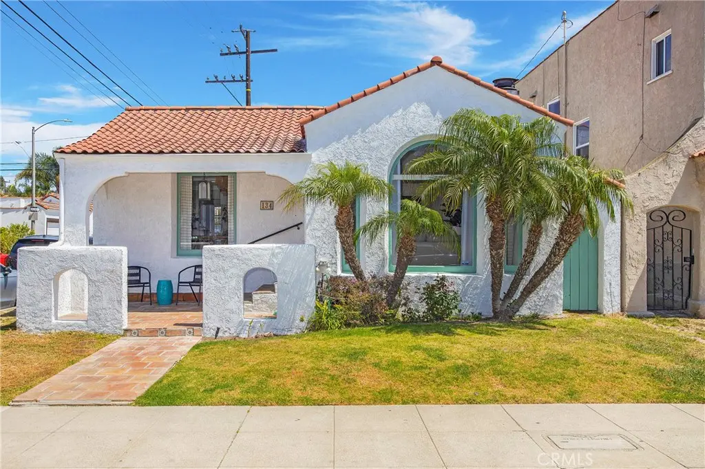 Single Family Residence for rent at 134 Prospect, Long Beach, CA featuring 3 beds and 2 baths