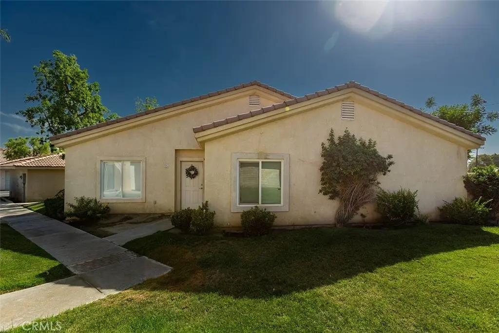 Residential Lease for rent at 47395 Monroe Street 226, Indio, Riverside County, CA featuring 2 beds and 2 baths