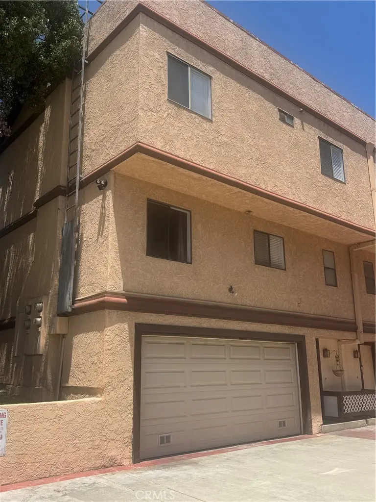Condominium for rent at 1039 Mount Olive Drive, Duarte, CA featuring 3 beds and 3 baths