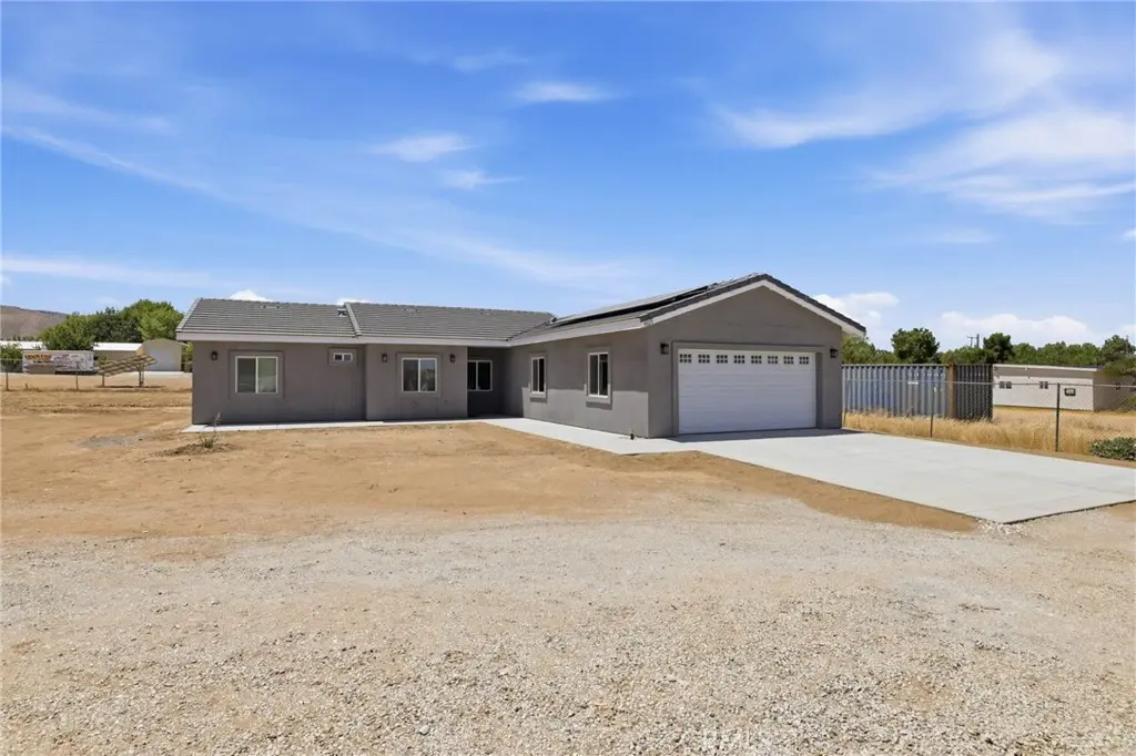 Single Family Residence for rent at 41015 W 41st west, Palmdale, CA featuring 4 beds and 2 baths
