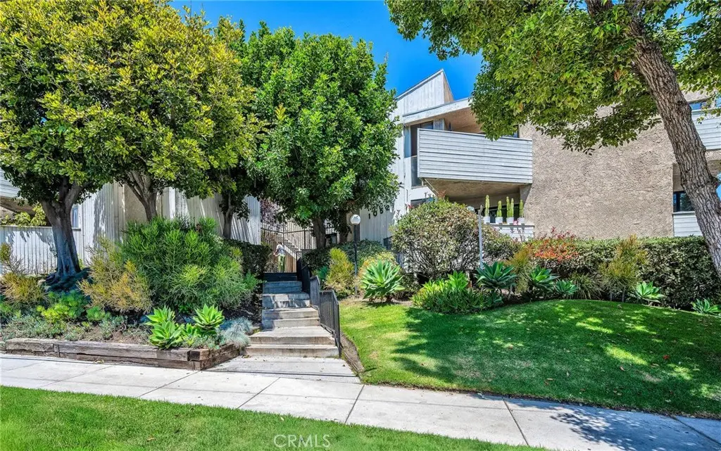 Condominium for sale at 10521 National Blvd. 213, Los Angeles, CA featuring 1 bed and 1 bath