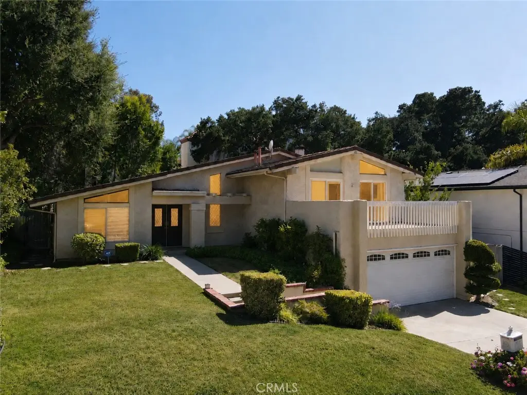 Single Family Residence for rent at 22840 Sparrowdell, Calabasas, CA featuring 4 beds and 3 baths
