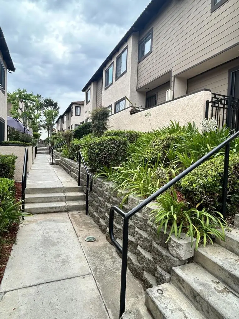 955 Postal Way 27, Vista, CA — listing photo 1