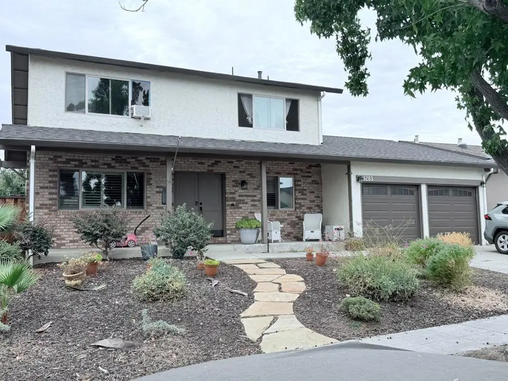Residential Lease for rent at , San Jose, CA featuring 5 beds and 3 baths