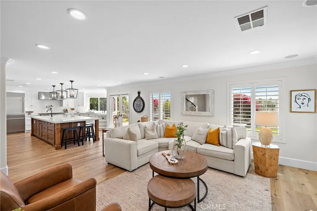 Single Family Residence for sale at 8 Las Pisadas, Rancho Santa Margarita, CA featuring 5 beds and 3 baths