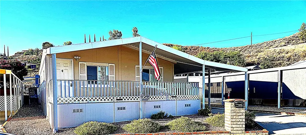 Manufactured In Park for sale at 44725 State Highway 74 131, Hemet, CA featuring 2 beds and 2 baths