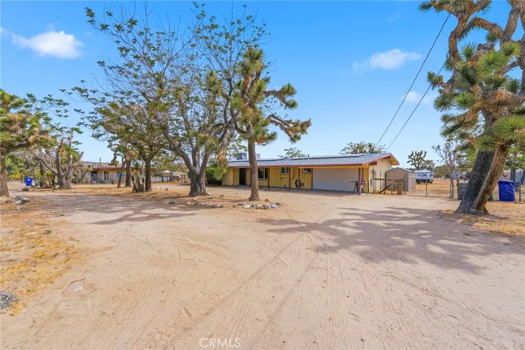 7425 Joshua View, Yucca Valley, CA — listing photo 1