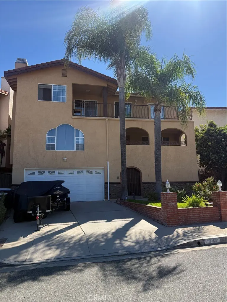 Residential Lease for rent at 1742 Rudell, Burbank, Los Angeles County, CA featuring 5 beds and 4 baths