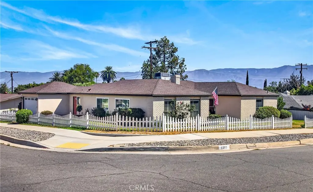 1250 W Palm, Redlands, CA — listing photo 1
