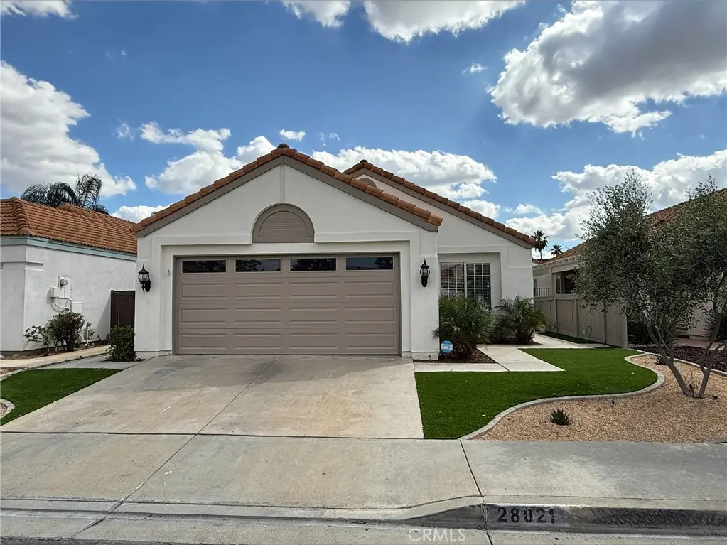 Residential Lease for rent at 28021 Palm Villa, Menifee, Riverside County, CA featuring 2 beds and 2 baths