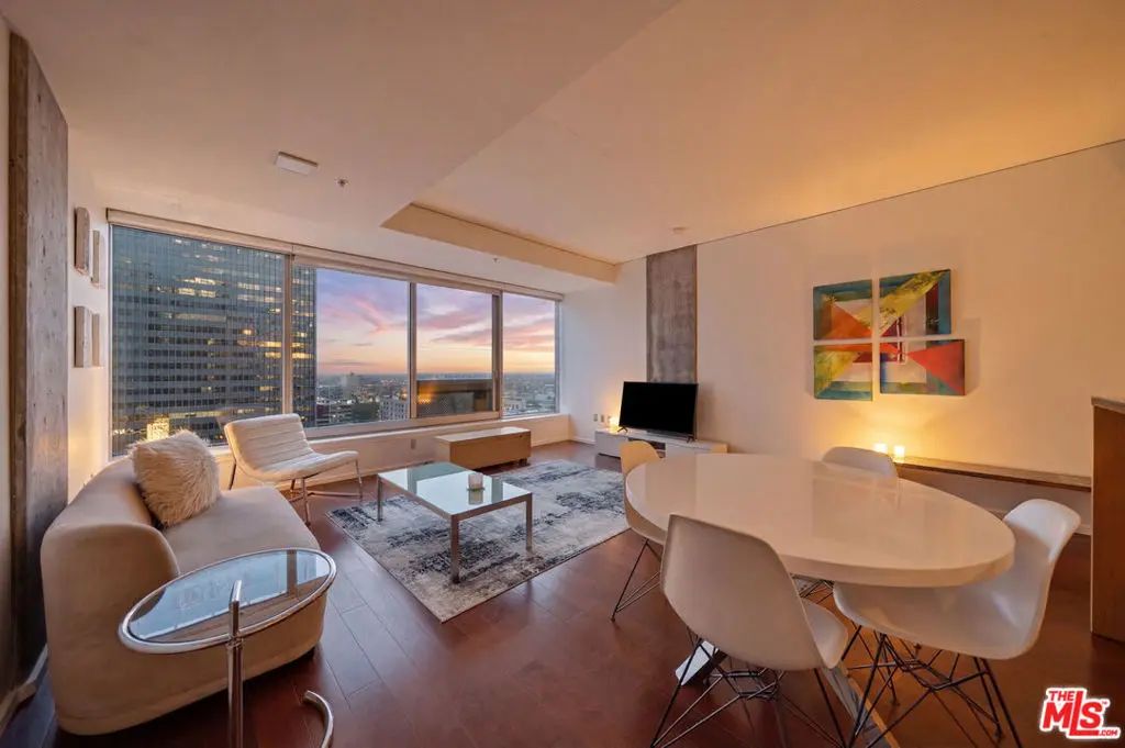 Condominium for sale at 1155 S Grand Avenue 1405, Los Angeles, CA featuring 1 bed and 1 bath