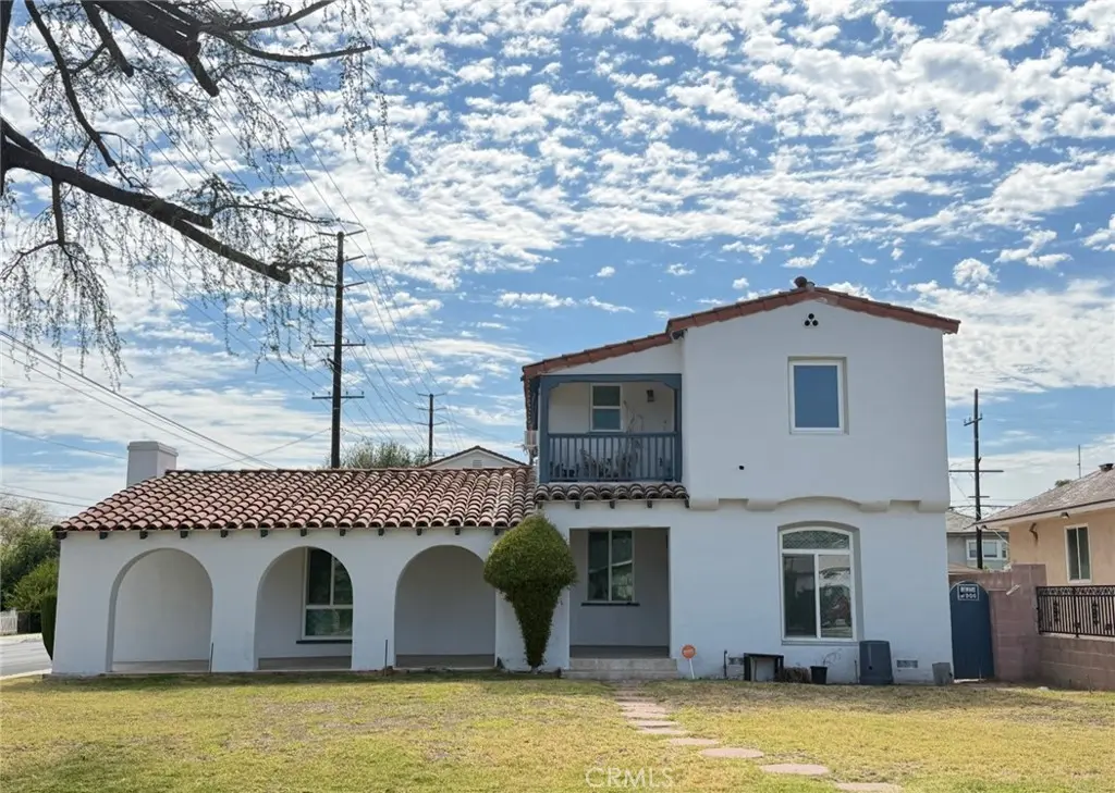 Duplex for rent at 5703 Golden West, Temple City, CA featuring 2 beds and 2 baths