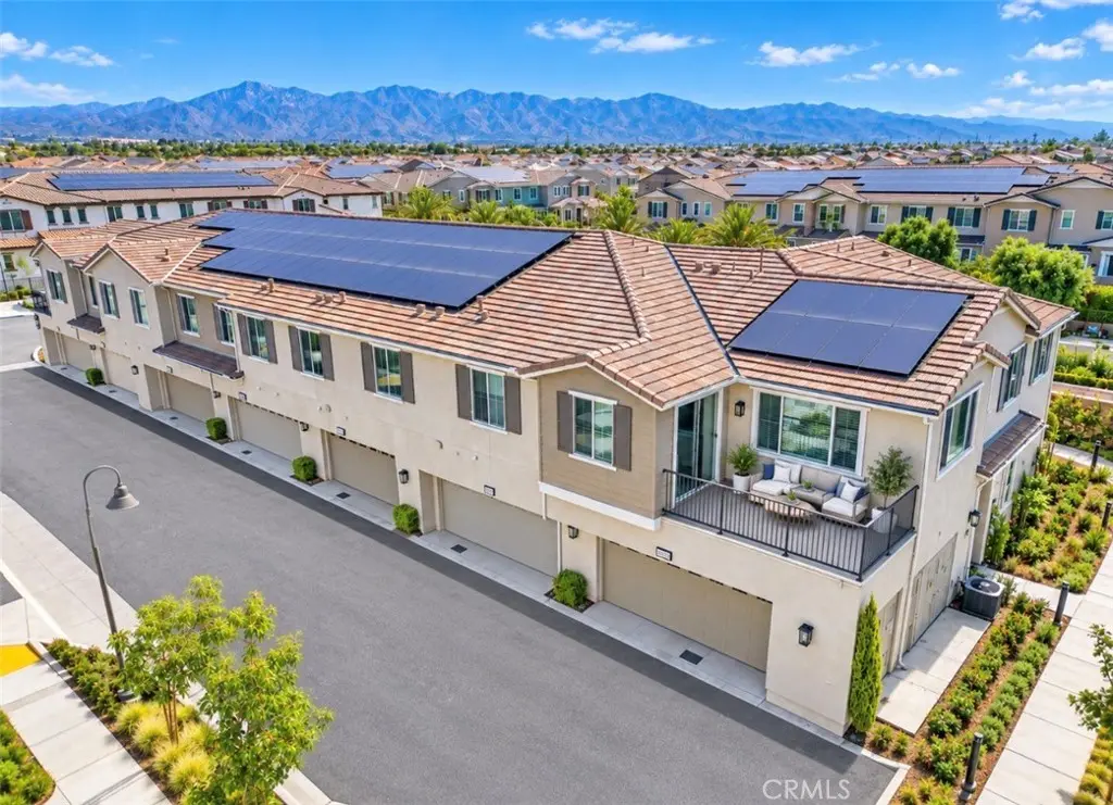 15901 Stresa Lane 7, Fontana, CA — listing photo 1