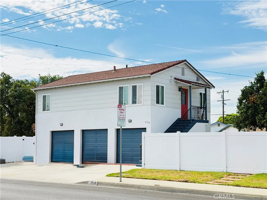 Residential Lease for rent at 9729 W Live Oak Avenue, Temple City, Los Angeles County, CA featuring 2 beds and 2 baths