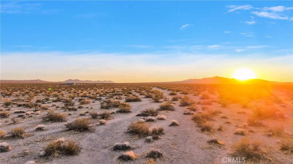 4625511 60000 Drifting Sands Rd, Adelanto, CA — listing photo 1