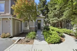 Townhouse for rent at 6121 Lambeck Lane, San Jose, CA featuring 3 beds and 3 baths