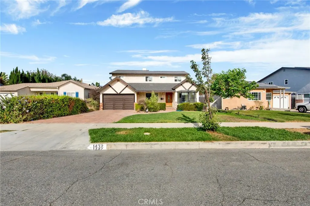 Residential Lease for rent at 1432 N Catalina Street, Burbank, Los Angeles County, CA featuring 5 beds and 3 baths