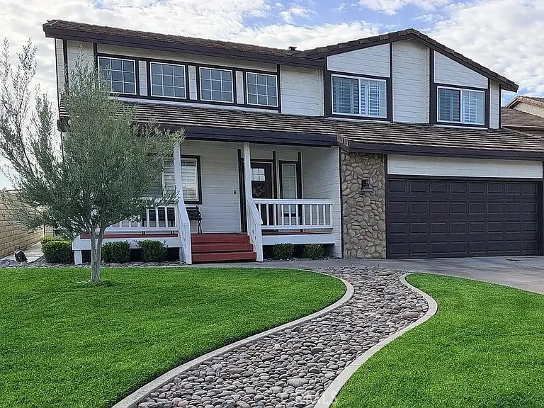 Single Family Residence for sale at 18285 Harbor Drive, Victorville, CA featuring 5 beds and 3 baths