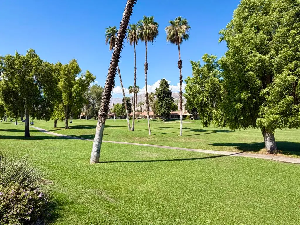 Residential Lease for rent at 231 Santa Barbara Circle, Palm Desert, Riverside County, CA featuring 2 beds and 2 baths