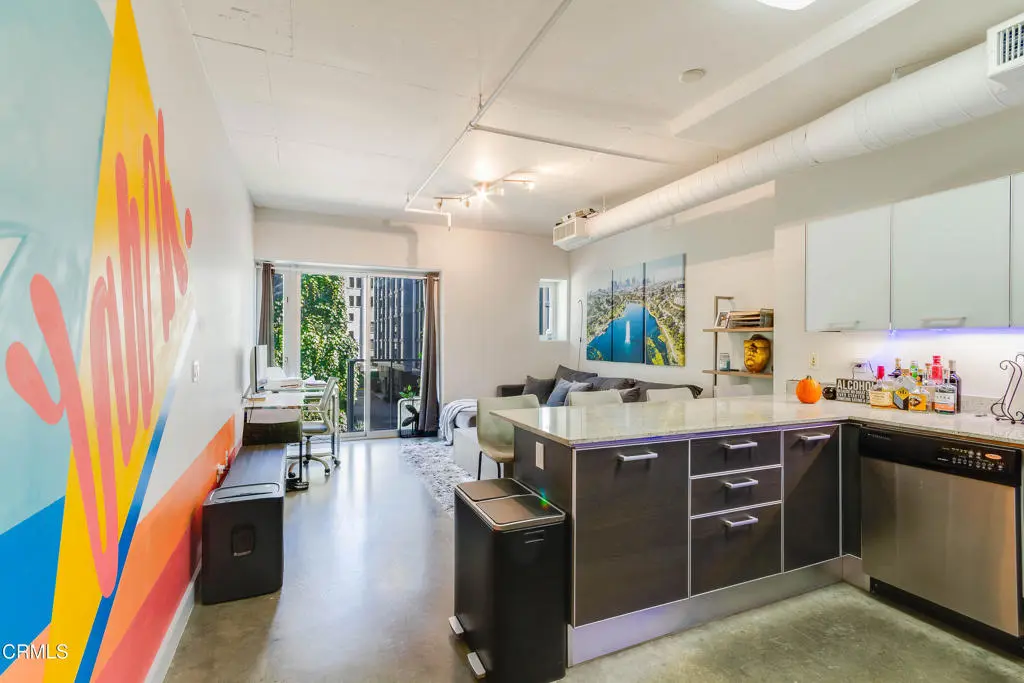 Residential Lease for rent at 645 W 9th Street 221, Los Angeles, Los Angeles County, CA featuring 1 bed and 1 bath