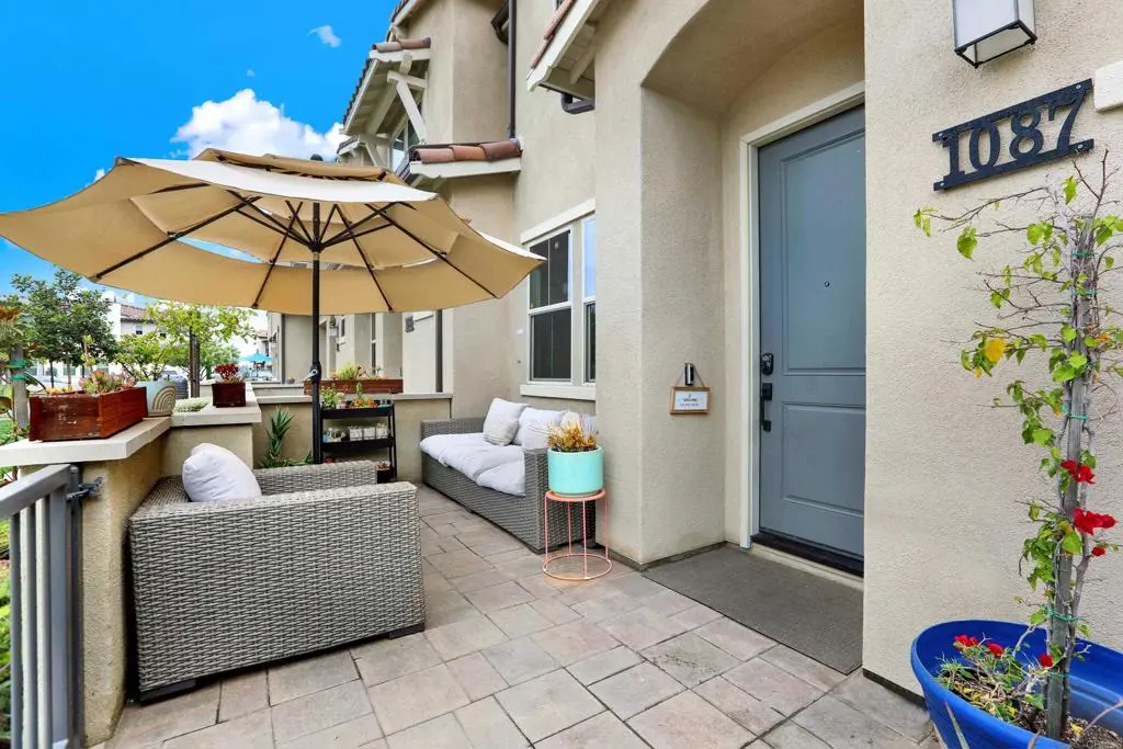 1087 Delpy View, Vista, CA — listing photo 1