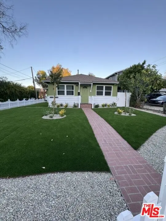 Residential Lease for rent at 5252 Canoga Avenue, Los Angeles, Los Angeles County, CA featuring 2 beds and 1 bath