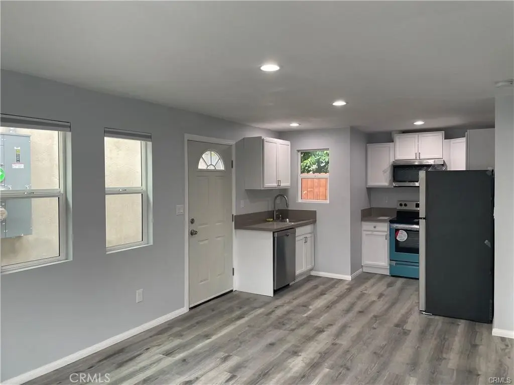 4971 Topanga Canyon Boulevard, Woodland Hills, CA — listing photo 1