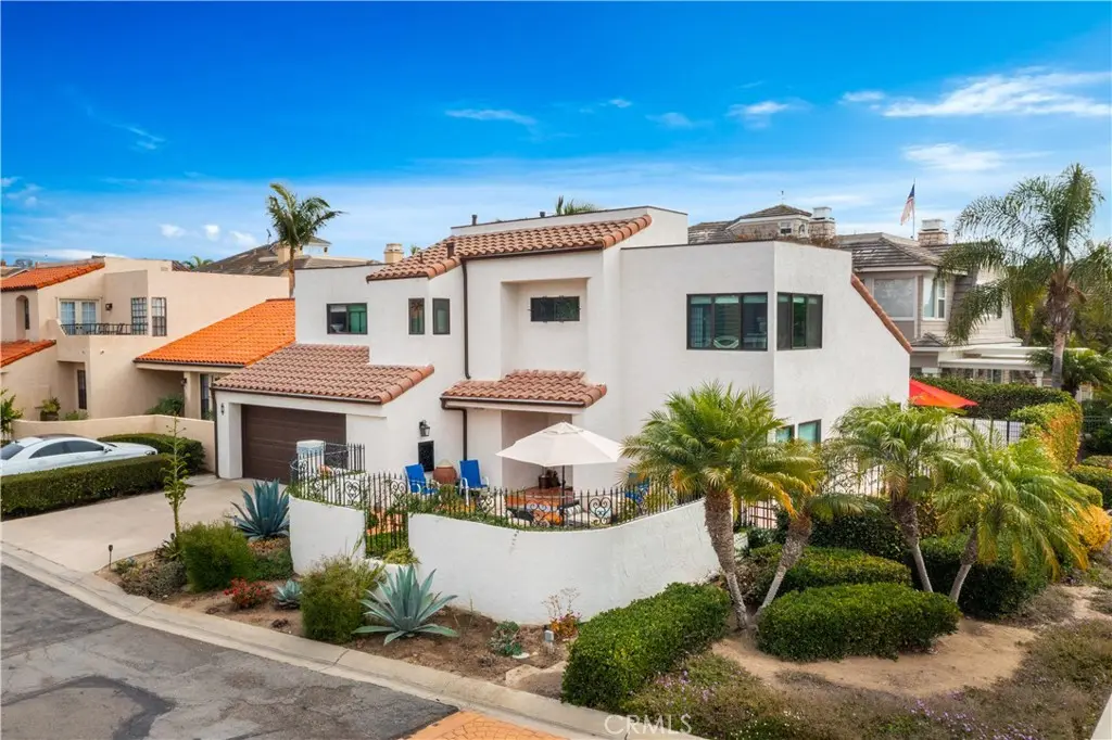 Single Family Residence for rent at 1 Calle Prima, Dana Point, CA featuring 4 beds and 3 baths