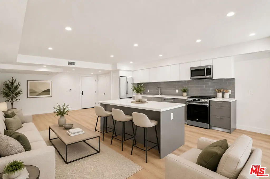 Residential Lease for rent at 1434 N Poinsettia Place 306, Los Angeles, Los Angeles County, CA featuring 3 beds and 3 baths