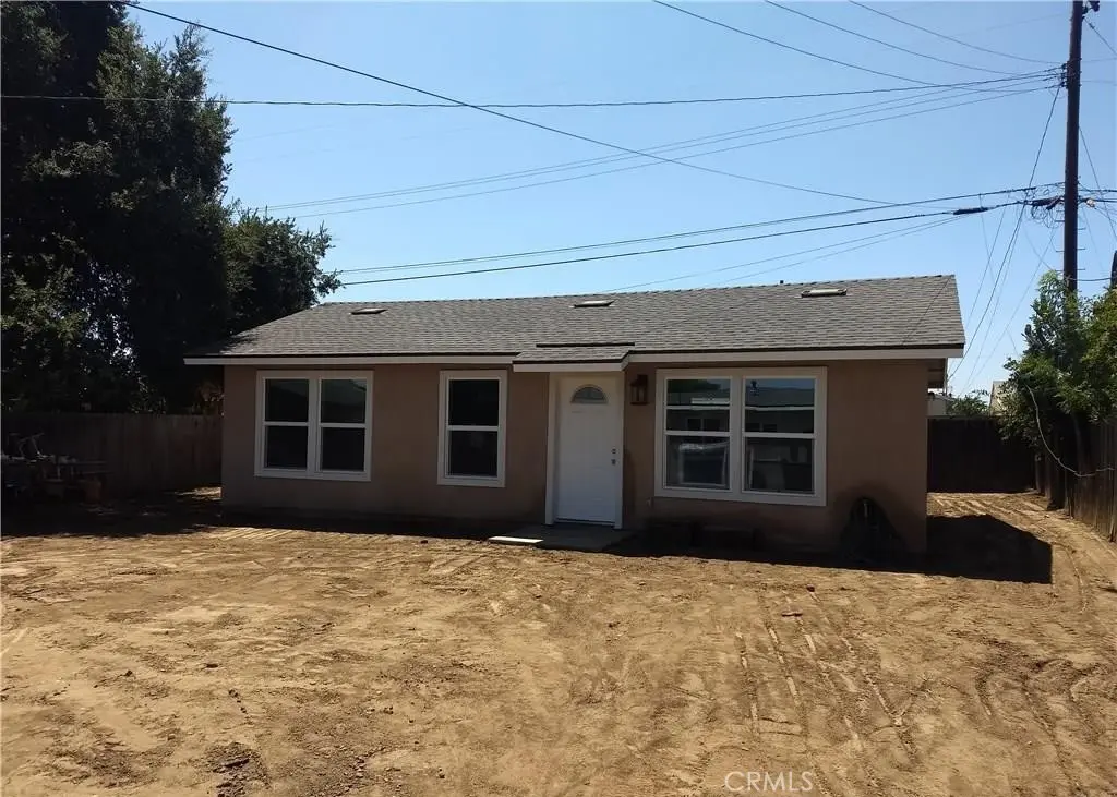 Duplex for rent at 10148 Bel Air Avenue, Montclair, CA featuring 2 beds and 1 bath