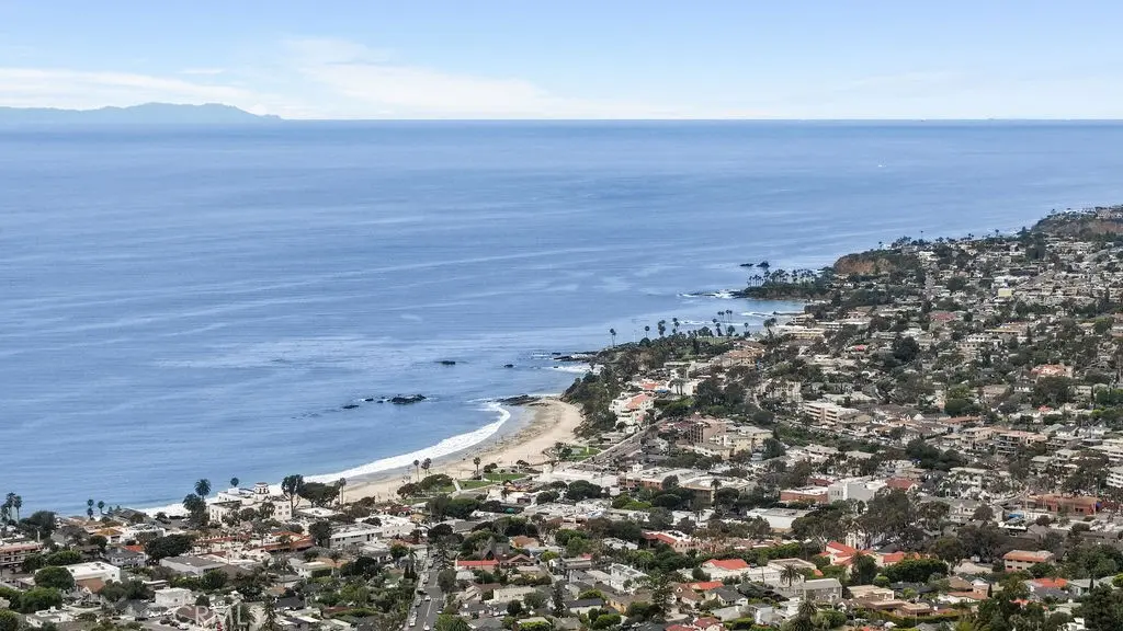 Single Family Residence for rent at 1651 Thurston Drive, Laguna Beach, CA featuring 3 beds and 4 baths