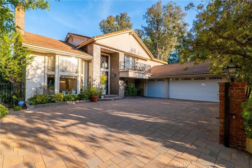 4200 Gayle Drive, Tarzana, CA — listing photo 1