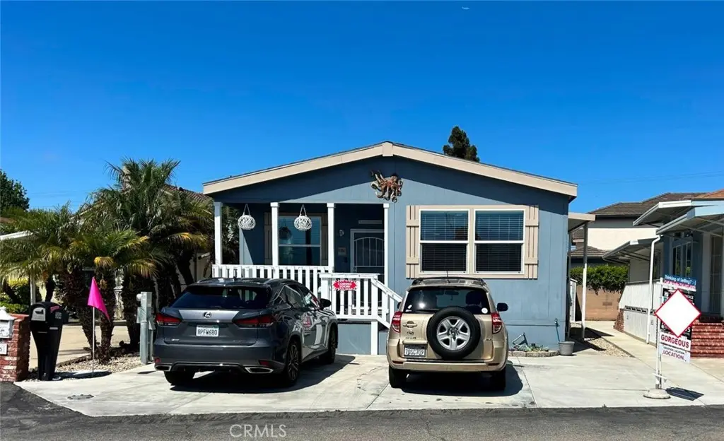 Manufactured In Park for sale at 304 Magpie Lane, Fountain Valley, CA featuring 3 beds and 2 baths