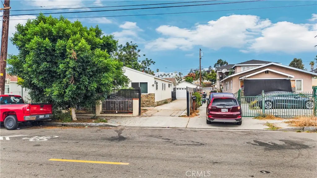 Duplex for sale at 943 S Ford Boulevard, Los Angeles, CA