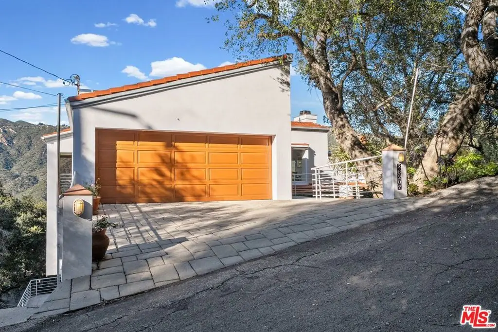 26207 Ingleside Way, Malibu, CA — listing photo 1